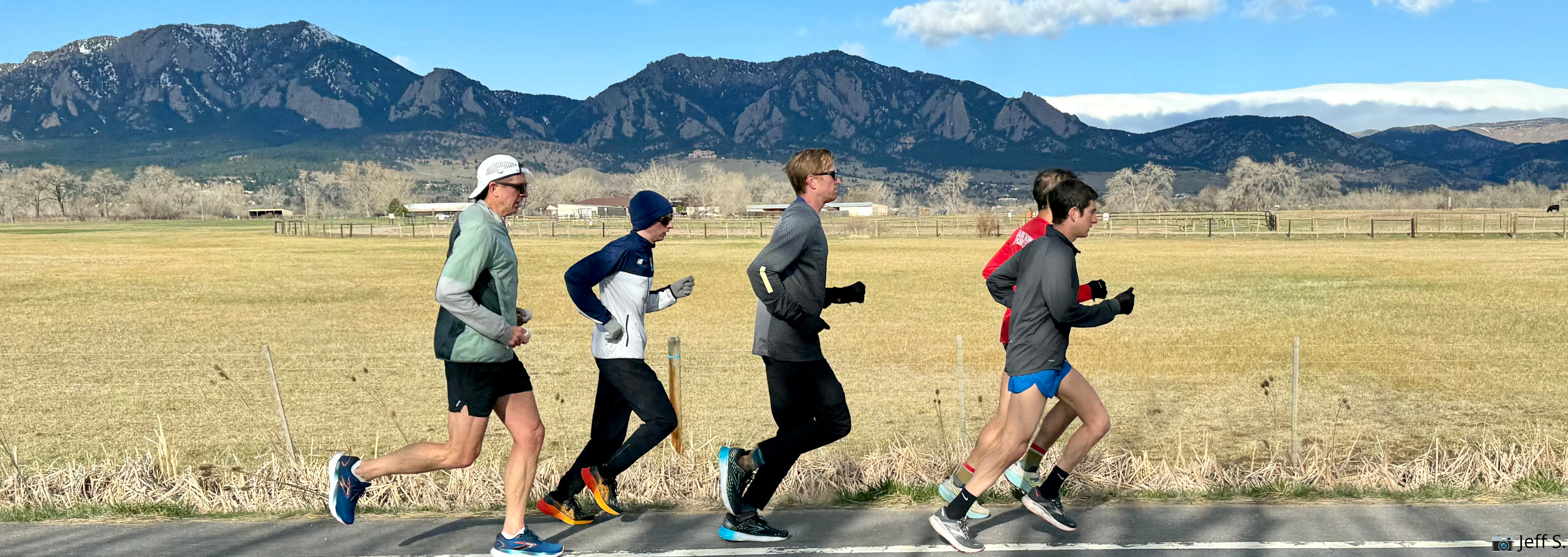 Sunday morning runners running